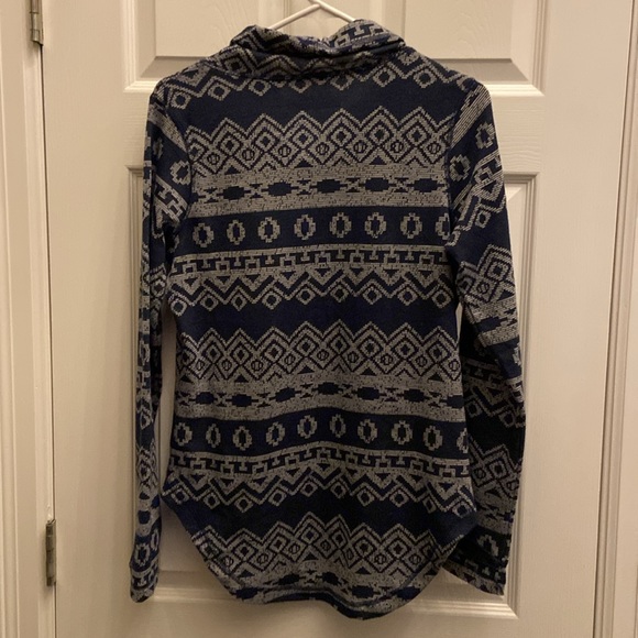 Kavu- long sleeve navy/greyish-water patterned top- ladies sz Small - Picture 4 of 6